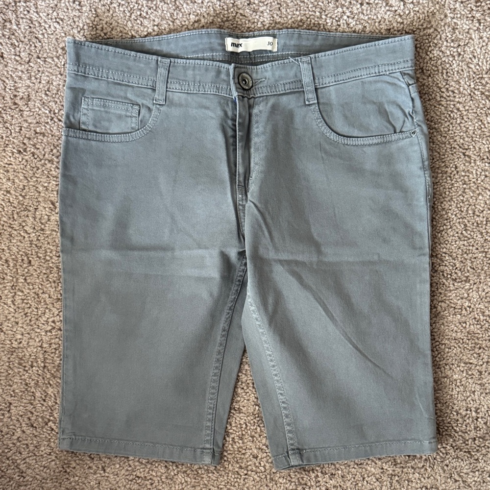 💜 3 for $10 Classic Gray Women's Bermuda Shorts